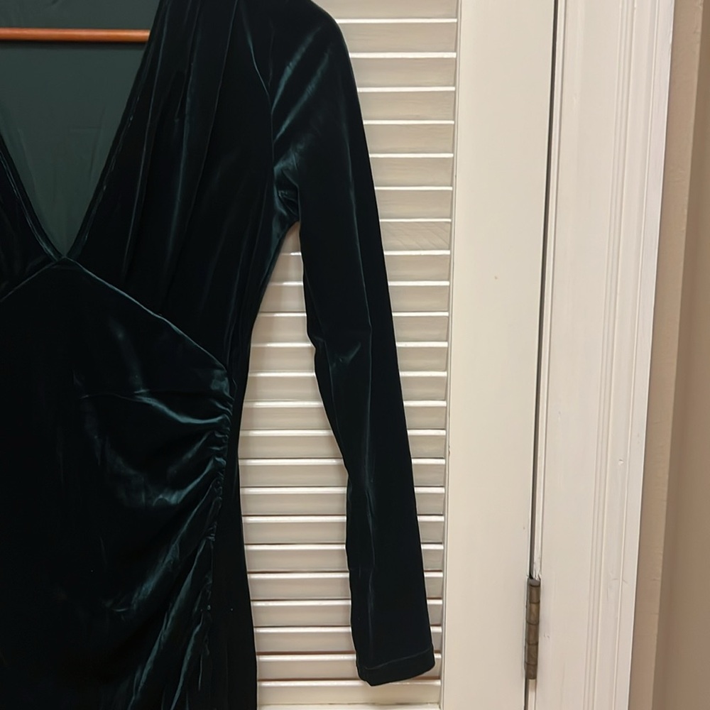 Huhot Velvet Cocktail Dress in Deep Green, Size Small, EUC - Picture 7 of 17
